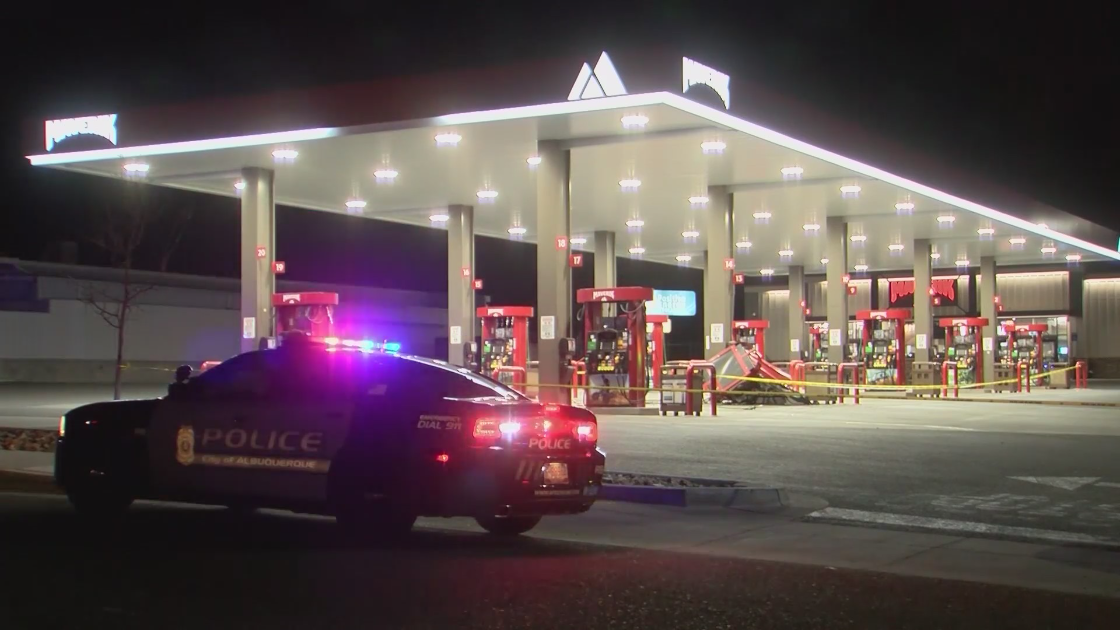 Teens charged in gas station shooting to stay in custody until trial